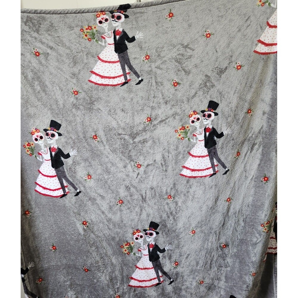 Día de los Muertos Skeleton Bride & Groom Plush Throw Blanket 48x56" Adirondack